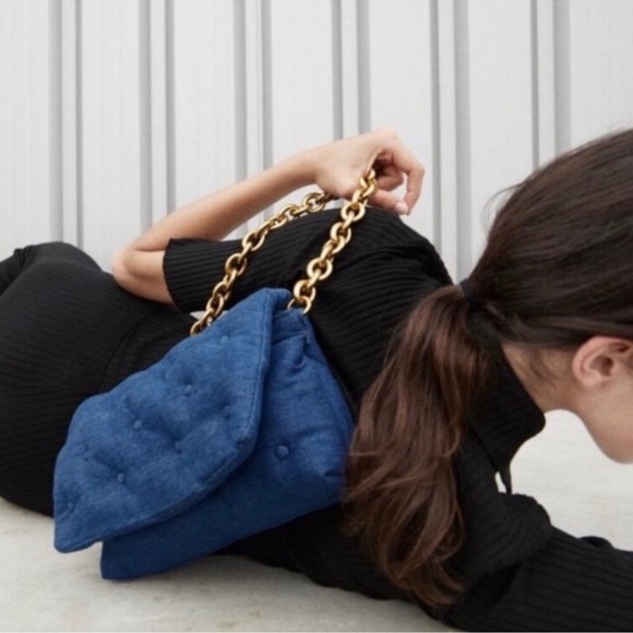 🆕 Dark Denim Handbag w Gold Chain Strap - Picture 2 of 12
